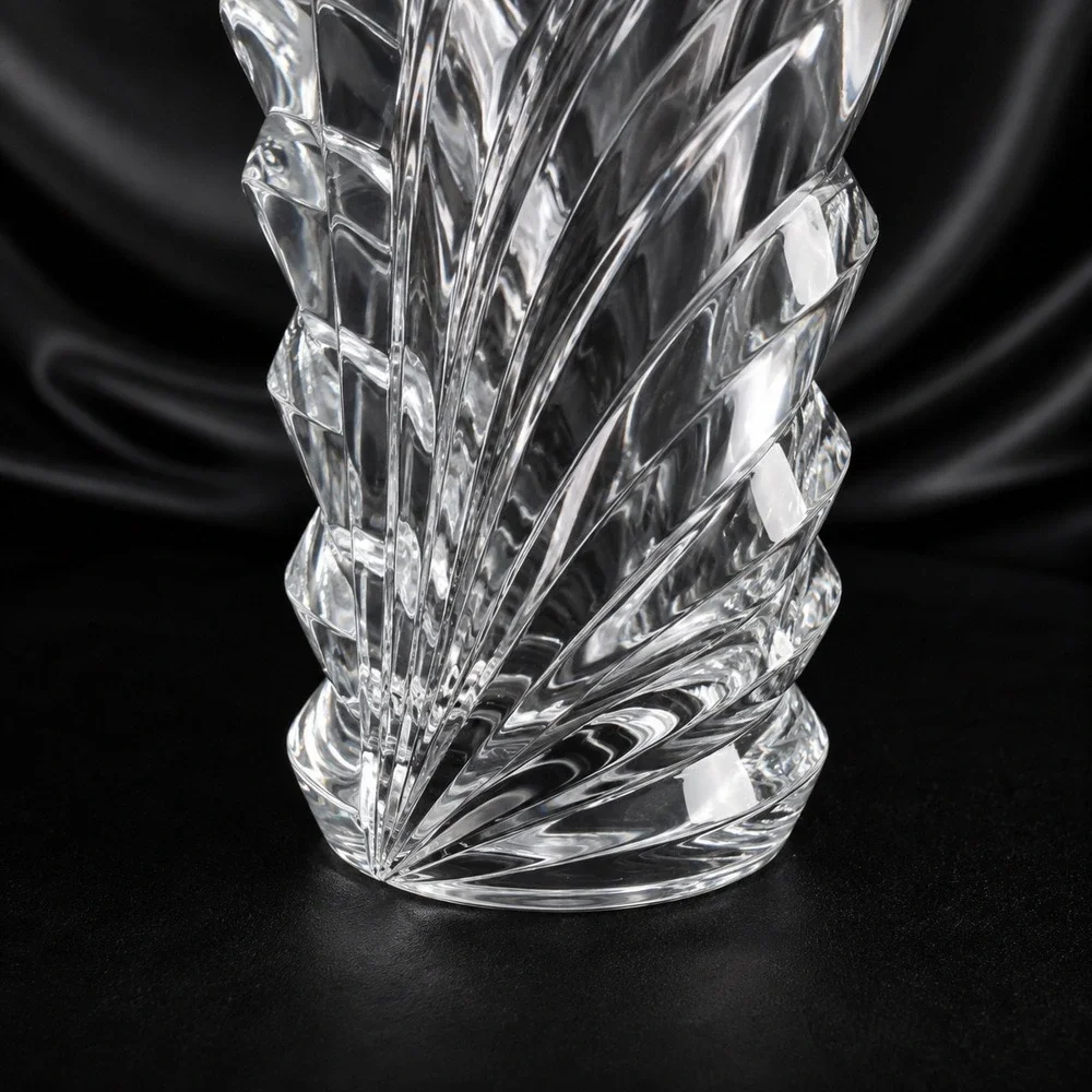 Mikasa Wyndham Art Deco Crystal Vase 9 Inch Clear Heart Shaped Rim Swirl Pattern